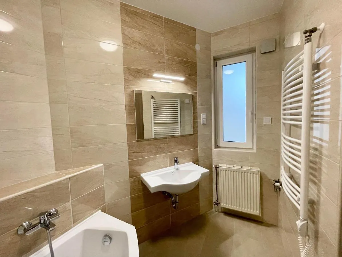 Lara Lux Apartment Hajduszoboszlo 0*,  Hungary