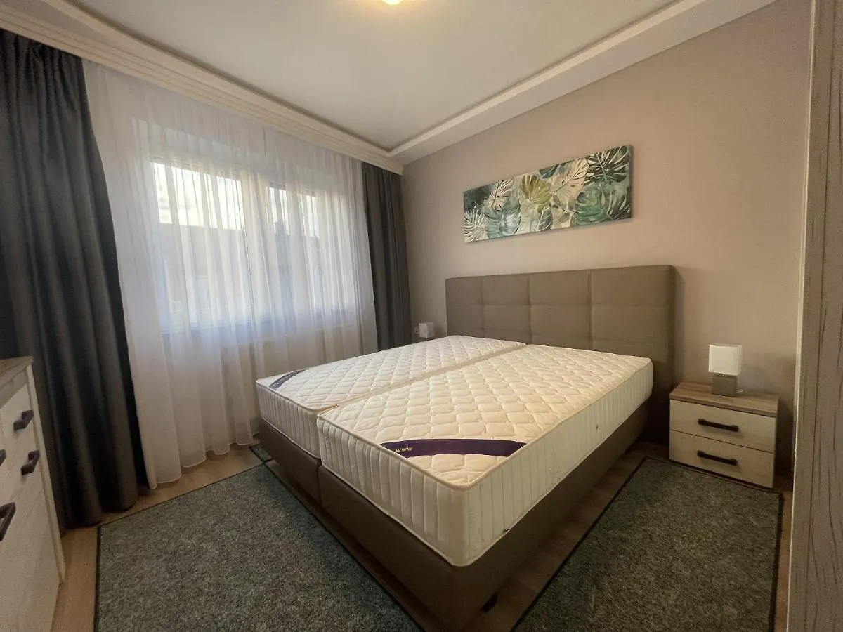 Lara Lux Apartment Hajduszoboszlo 0*,
