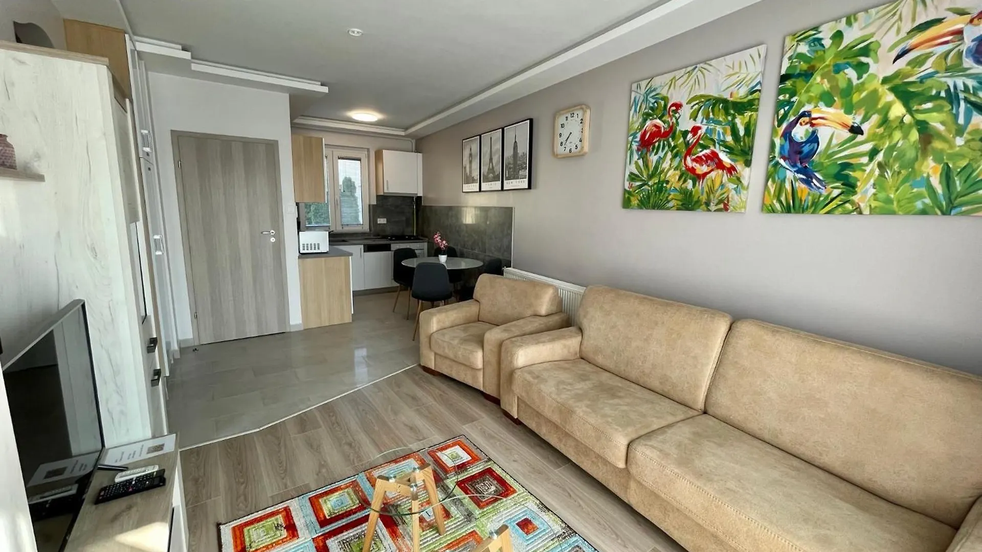 Lara Lux Apartment location